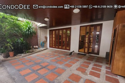 House in Watthana, Bangkok, Thailand 4 bedrooms № 200620 - photo 16