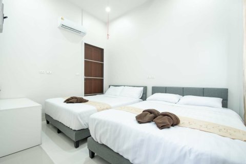 Chalet de 4 dormitorios en Pattaya, Tailandia № 167607 - foto 24