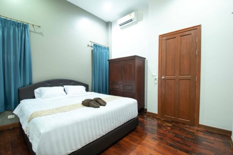 Chalet de 4 dormitorios en Pattaya, Tailandia № 167607 - foto 22