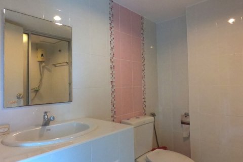 Condominio de 1 dormitorio en Chiang Mai, Tailandia № 205602 - foto 8