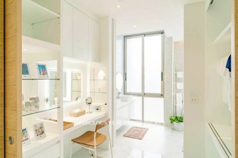 Chalet de 3 dormitorios en Bang Tao, Tailandia № 179641 - foto 8
