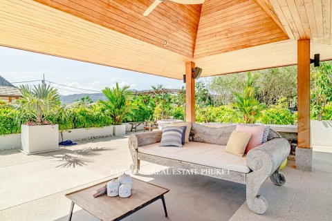 Chalet de 4 dormitorios en Bang Tao, Tailandia № 179640 - foto 8
