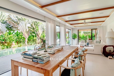 Chalet de 4 dormitorios en Bang Tao, Tailandia № 179640 - foto 3