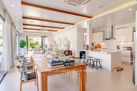 Chalet de 4 dormitorios en Bang Tao, Tailandia № 179640 - foto 10