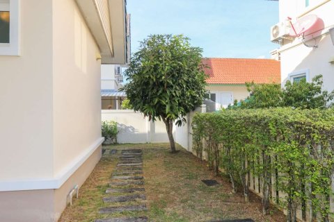 Casa de 3 dormitorios en Chiang Mai, Tailandia № 205528 - foto 12