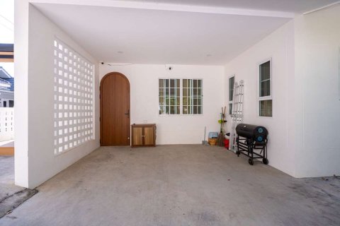 Casa de 3 dormitorios en Chiang Mai, Tailandia № 205526 - foto 15