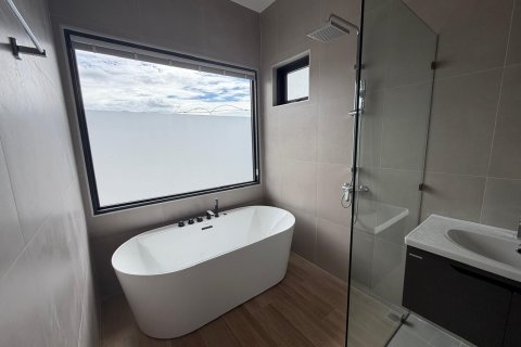 Chalet de 3 dormitorios en Hua Hin, Tailandia № 169891 - foto 11