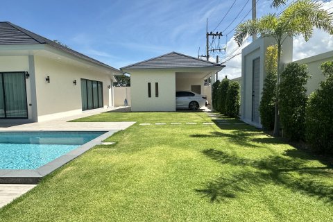 Chalet de 4 dormitorios en Pattaya, Tailandia № 161039 - foto 4