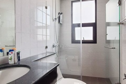Condominio de 1 dormitorio en Phra Khanong, Bangkok, Tailandia № 143398 - foto 12