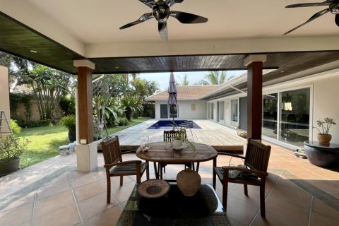 Casa de 3 dormitorios en Pattaya, Tailandia № 54635 - foto 16