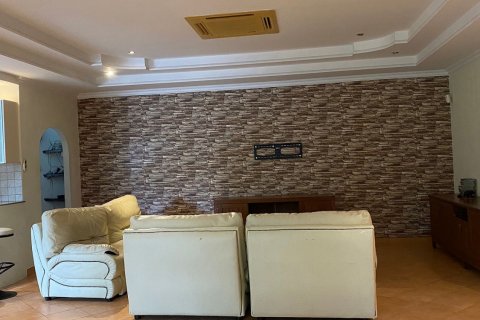 Casa de 4 dormitorios en Pattaya, Tailandia № 54636 - foto 3