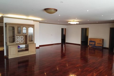 Condo in Bangkok, Thailand, 3 bedrooms  № 65833