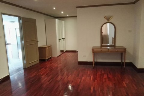 Condominio de 3 dormitorios en Bangkok, Tailandia № 65833 - foto 3