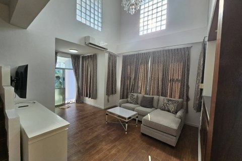 Casa de 4 dormitorios en Pattaya, Tailandia № 158740 - foto 9