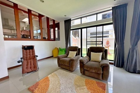 House in Pattaya, Thailand 3 bedrooms № 158739 - photo 6