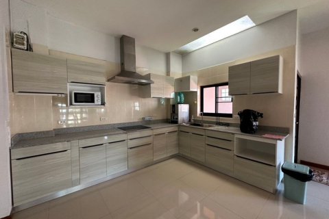 House in Pattaya, Thailand 3 bedrooms № 158739 - photo 10