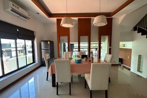 House in Pattaya, Thailand 3 bedrooms № 158739 - photo 9