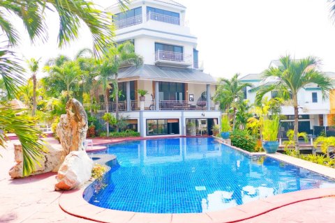 House in Pattaya, Thailand 3 bedrooms № 158739 - photo 22