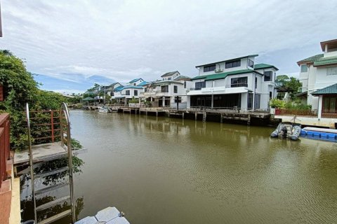 House in Pattaya, Thailand 3 bedrooms № 158739 - photo 19