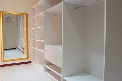 Casa de 4 dormitorios en Pattaya, Tailandia № 8618 - foto 9