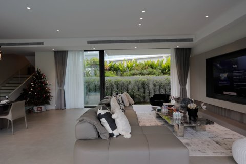 Chalet de 3 dormitorios en Bang Tao, Tailandia № 74588 - foto 6