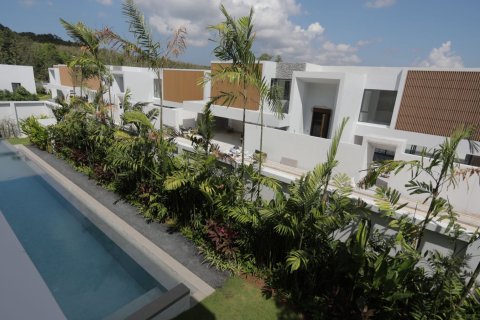 Chalet de 3 dormitorios en Bang Tao, Tailandia № 74588 - foto 3