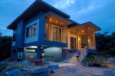 Casa de 4 dormitorios en Klaeng, Tailandia № 170931