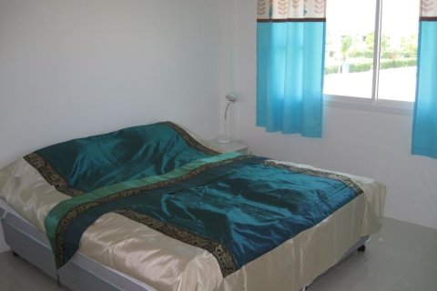 Casa de 3 dormitorios en Cha-am, Tailandia № 170874 - foto 11