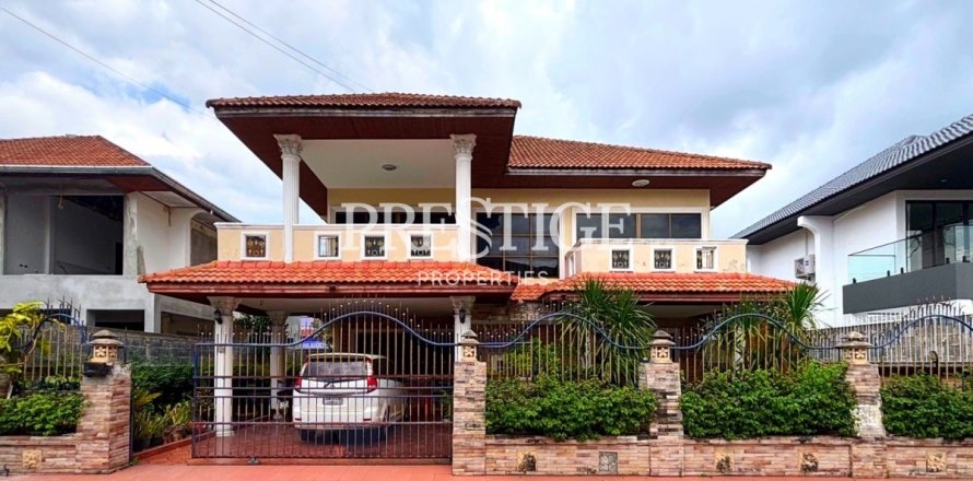 Maison à Pattaya, Thaïlande 4 chambres № 197920