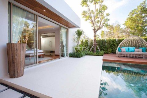 Casa de 3 dormitorios en Phuket, Tailandia № 67015 - foto 2