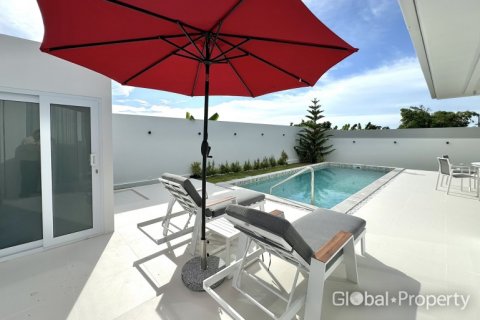 Casa de 3 dormitorios en Pattaya, Tailandia № 113575 - foto 4