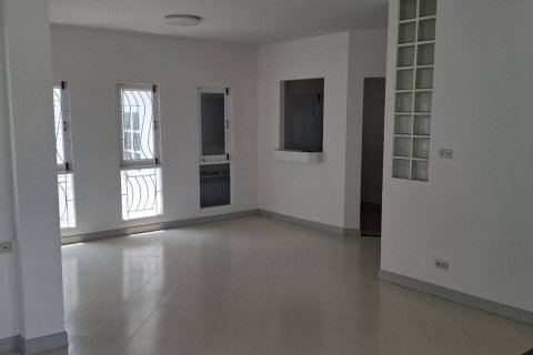 Casa de 3 dormitorios en Khlong Luang, Tailandia № 173095 - foto 3