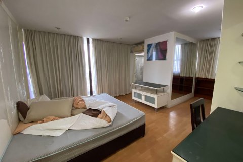 Condominio de 2 dormitorios en Watthana, Bangkok, Tailandia № 71573 - foto 8