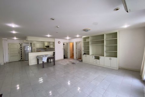 Condominio de 2 dormitorios en Watthana, Bangkok, Tailandia № 71573 - foto 2