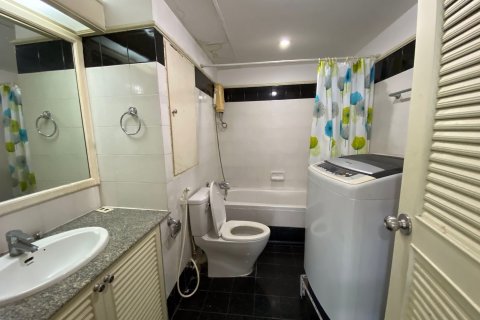 Condominio de 2 dormitorios en Watthana, Bangkok, Tailandia № 71573 - foto 10