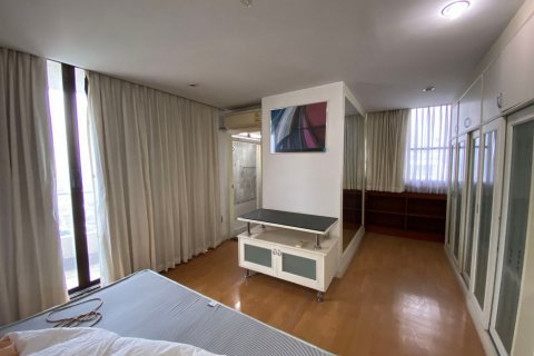 Condominio de 2 dormitorios en Watthana, Bangkok, Tailandia № 71573 - foto 9