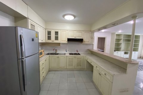 Condominio de 2 dormitorios en Watthana, Bangkok, Tailandia № 71573 - foto 5