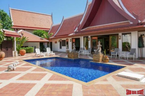 Chalet de 4 dormitorios en Rawai, Tailandia № 203232