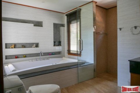 Chalet de 4 dormitorios en Rawai, Tailandia № 203232 - foto 4