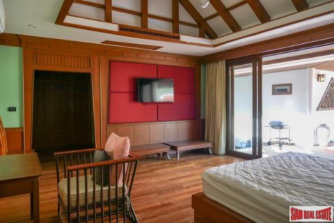 Chalet de 4 dormitorios en Rawai, Tailandia № 203232 - foto 3
