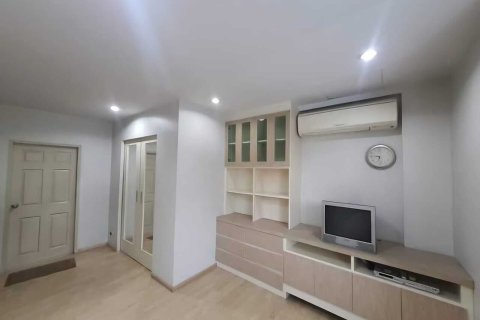 Adosado de 3 dormitorios en Suan Luang, Bangkok, Tailandia № 153394 - foto 4