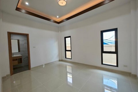 Casa de 3 dormitorios en Bang Lamung, Tailandia № 117206 - foto 10