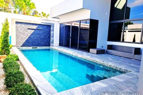 Casa de 3 dormitorios en Pattaya, Tailandia № 117209 - foto 19