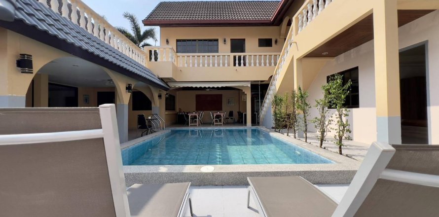 Local comercial 516 m2 en Pattaya, Tailandia № 117208