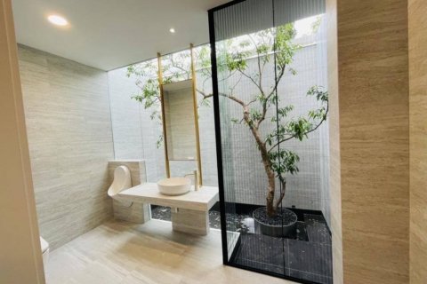 Chalet de 5 dormitorios en Saphan Sung, Bangkok, Tailandia № 133930 - foto 7