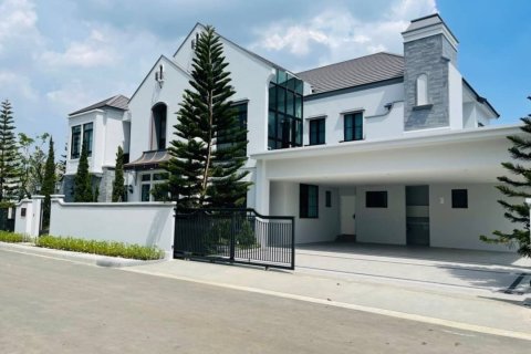 Chalet de 5 dormitorios en Saphan Sung, Bangkok, Tailandia № 133930 - foto 20