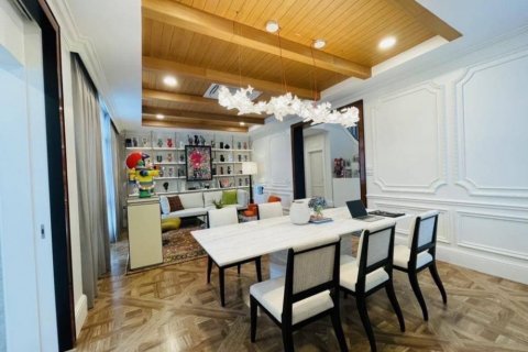 Chalet de 5 dormitorios en Saphan Sung, Bangkok, Tailandia № 133930 - foto 4