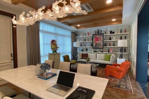 Chalet de 5 dormitorios en Saphan Sung, Bangkok, Tailandia № 133930 - foto 18