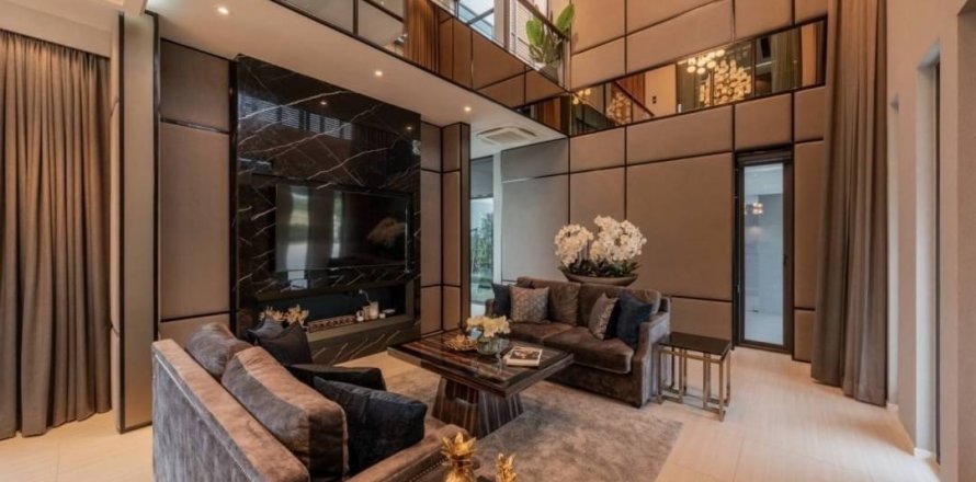 Chalet de 4 dormitorios en Pattaya, Tailandia № 133933