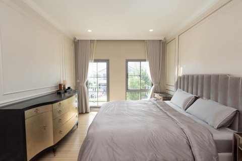 Condominio de 4 dormitorios en Bang Phli Yai, Tailandia № 133927 - foto 6